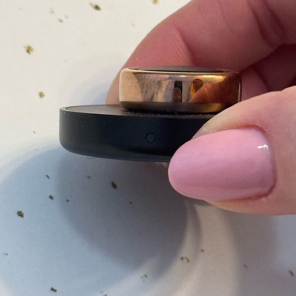 Beautiful rose gold Oura ring, size 8 - Picture 3 of 3